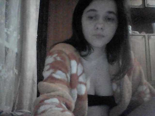 Oddajajo posnetke zaslona LucyAnDay