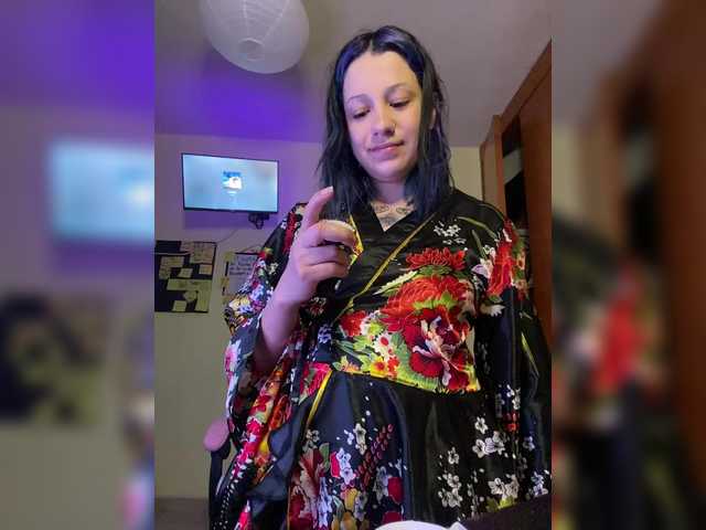 Oddajajo posnetke zaslona Lucybluish