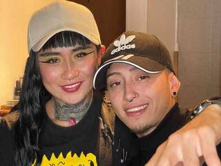 Erotični video klepet LucyyTiago