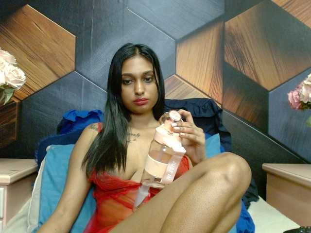 Oddajajo posnetke zaslona LusciousIndian