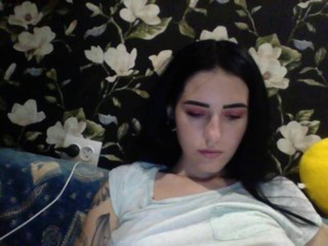 Oddajajo posnetke zaslona lux-modelx