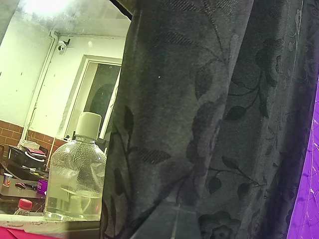 Oddajajo posnetke zaslona MabelMike