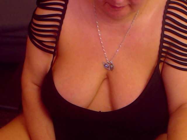 Fotografije MadameLeona My deepest weakness is wetness #Lush...#mature #bigboobs #bigass #lush #bbw .. i will show for nice tips !50for tits, 80pussy, 25 feet, 30belly ,45ass, 10 pm,,400naked&play&squirt,c2c 5 mins 40tips,