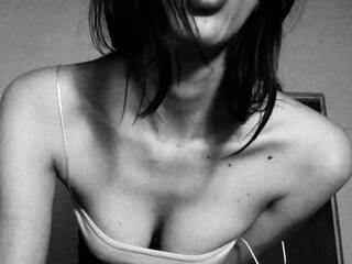 Erotični video klepet MadameLia