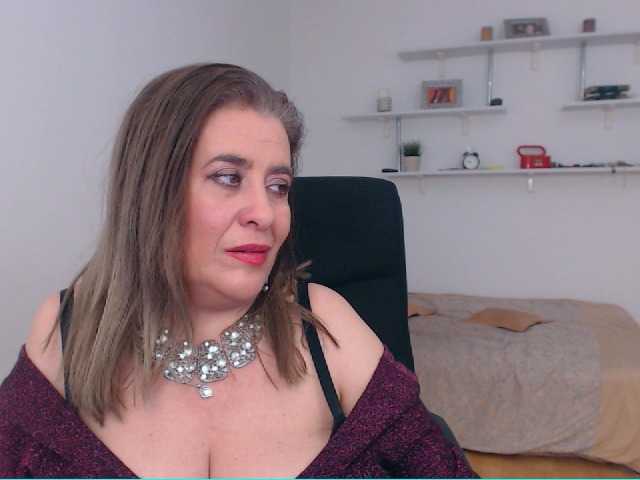 Fotografije MarissaSerano Hi guys, here are the most gorgeous natural huge breasts waiting for you 50 tokens