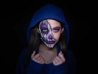 Erotični video klepet MadieMoore