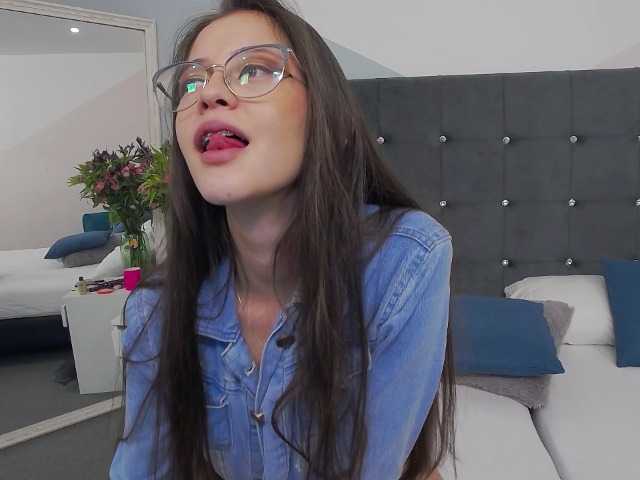 Oddajajo posnetke zaslona MadieMoore