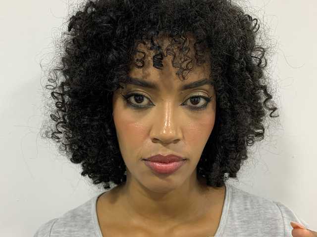 Profilna fotografija maecia-brown