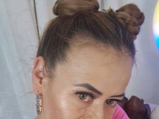 Erotični video klepet MAGHENTA