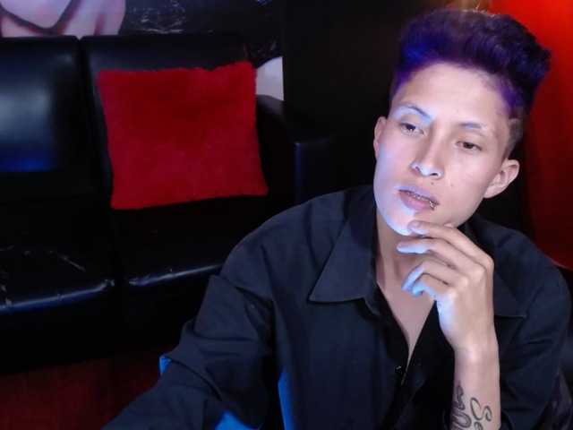 Oddajajo posnetke zaslona MagicJade