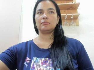 Erotični video klepet Maite-Becquer