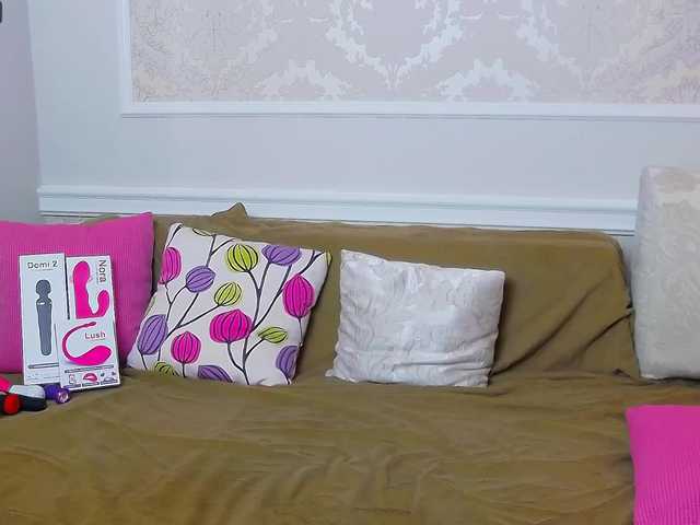 Oddajajo posnetke zaslona MalikaKaley