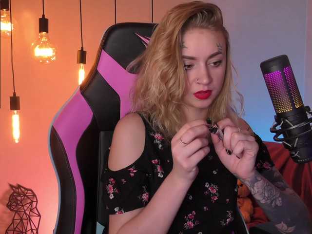 Oddajajo posnetke zaslona Lil_Lu