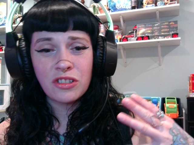 Oddajajo posnetke zaslona MarcelineGoddess