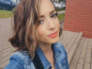 Erotični video klepet MarcellaaOne