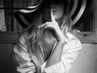 Erotični video klepet Mari-Chiva