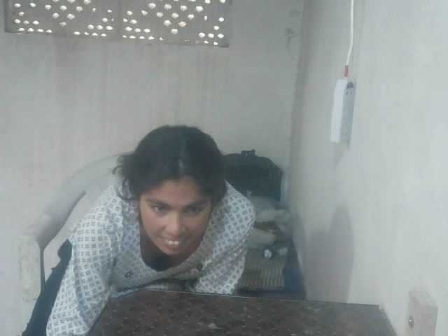 Oddajajo posnetke zaslona Maria-Khan-Hot-Room