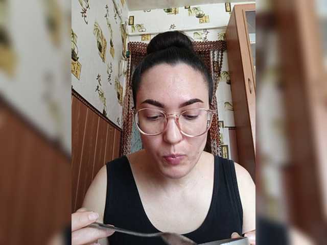 Oddajajo posnetke zaslona Marina4Love