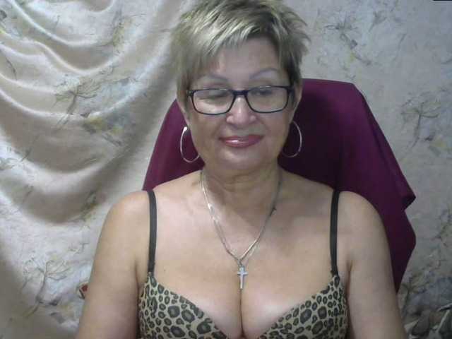 Fotografije MatureLissa Who wants to see mature pussy ? pls for @total English and German