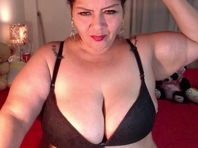 Fotografije Maturextgreat #bbw #bigbelly #bigboobs #bigass #grandma #milf #gilf #latina @total 600 @sofar 600 @remain 0