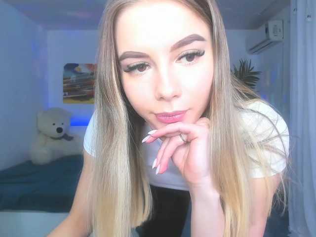 Oddajajo posnetke zaslona MayaTheLove