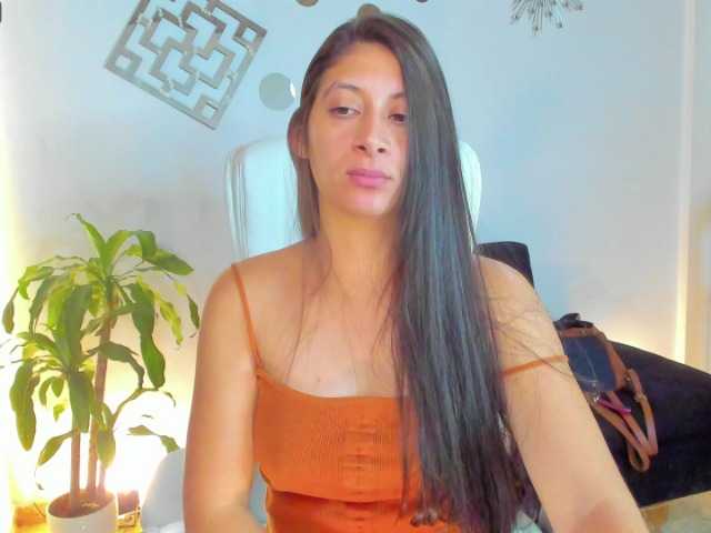 Oddajajo posnetke zaslona MeganWhite