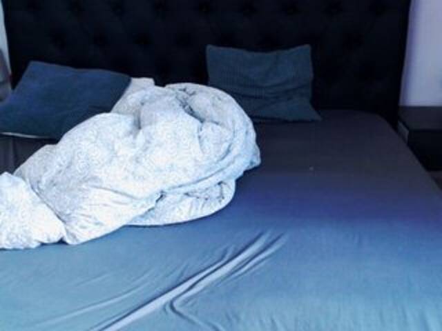 Oddajajo posnetke zaslona melancolic