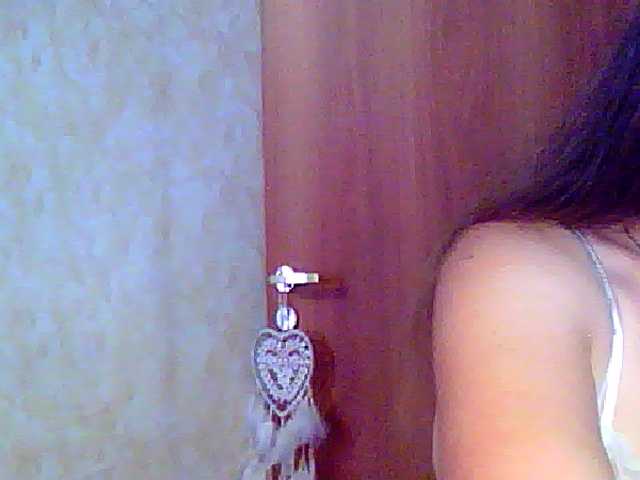 Oddajajo posnetke zaslona Melilen