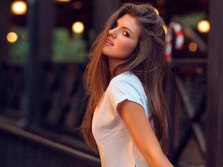 Erotični video klepet MelodyDean