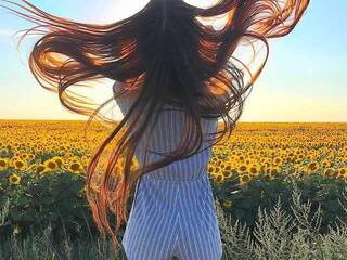 Erotični video klepet MelonyDraft