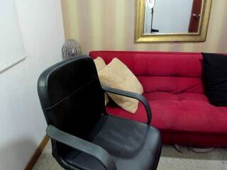 Erotični video klepet MerryColin