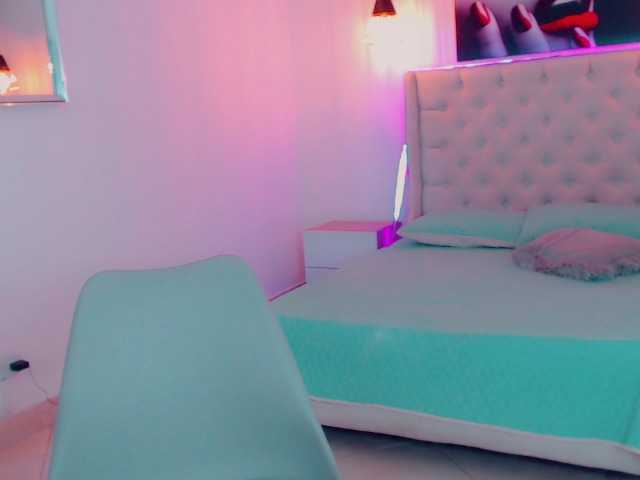 Fotografije mia-candyh Hello my loves, welcome to my room .... ready to have fun. ??