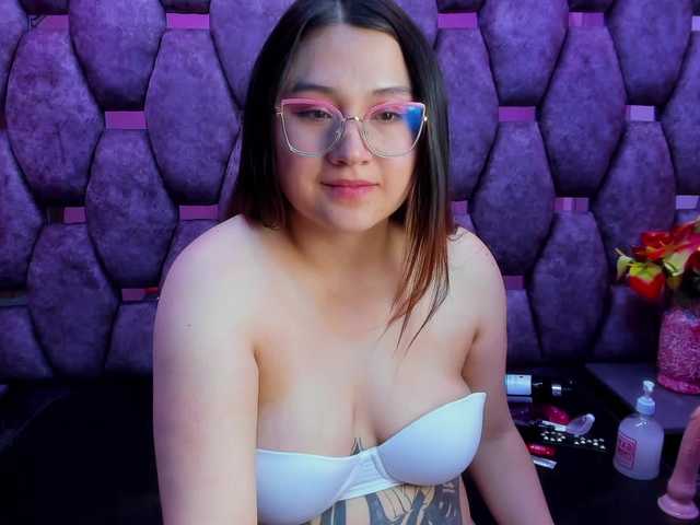 Oddajajo posnetke zaslona MiaHarvey