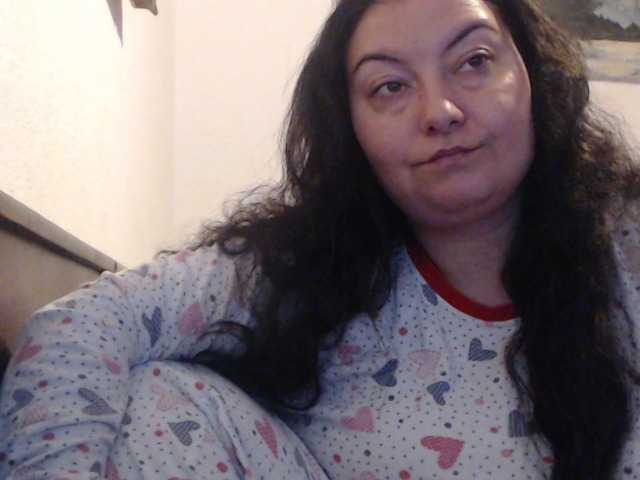 Fotografije MiaLove4U ***emmadaniels31 hello! horny people around? 20 tip for a flash #bbw #bigass #bigboobs