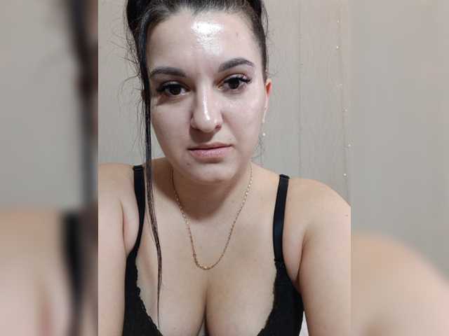 Oddajajo posnetke zaslona MIALovexXx