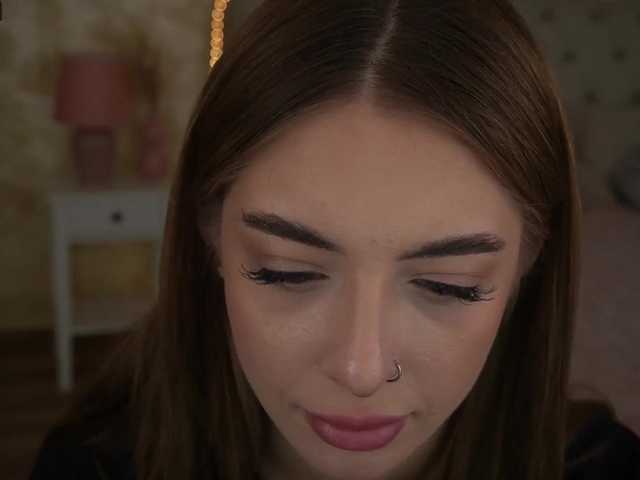 Oddajajo posnetke zaslona MiaMeows