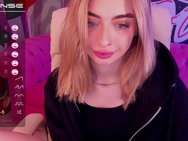 Oddajajo posnetke zaslona MiaMeows