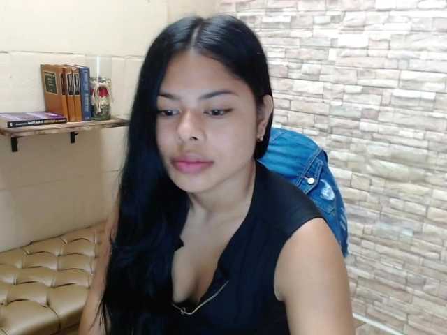 Oddajajo posnetke zaslona MiaOrtiz