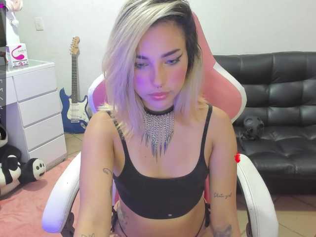Fotografije MichelleLarso Hi! Welcome to Michellelarsson_'s room. Can you help me relax? :р ♥ Butt plug and vibro sh➊w! ♥ Lush on! ♥ Multi-Goal : #cum #smalltits #squirt #lovense #anal #cum