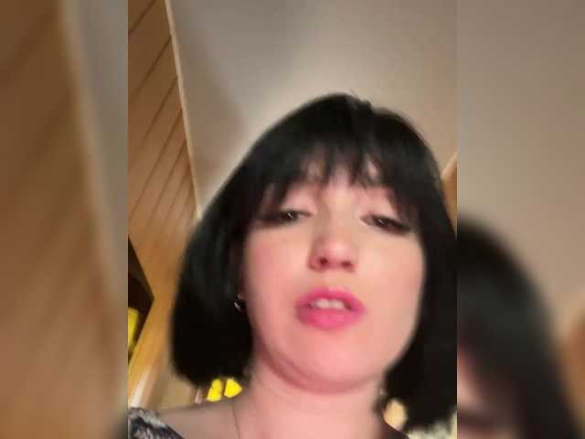 Oddajajo posnetke zaslona MidnightEva