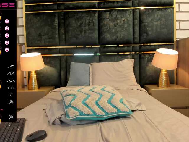 Oddajajo posnetke zaslona MiiaJones