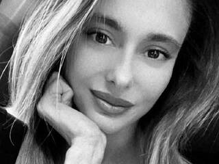 Erotični video klepet Mikkajul