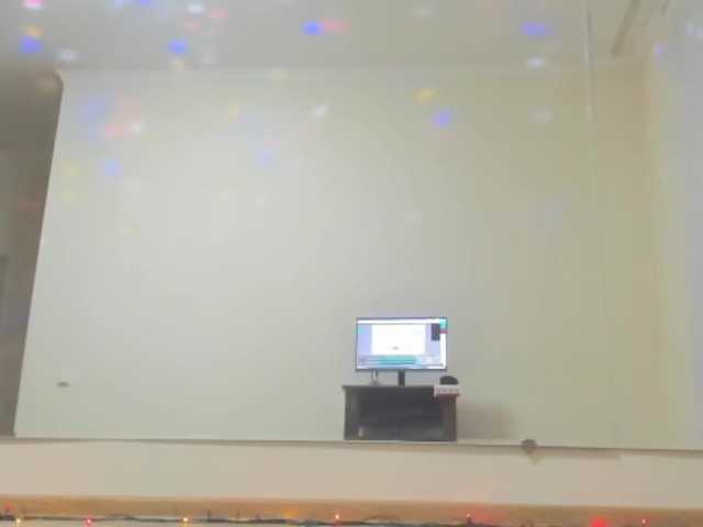 Oddajajo posnetke zaslona MilaDancer