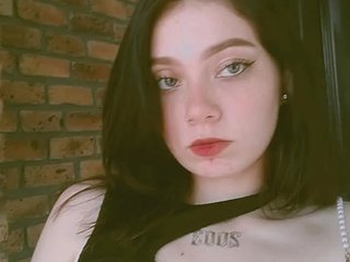 Erotični video klepet MilaFyre