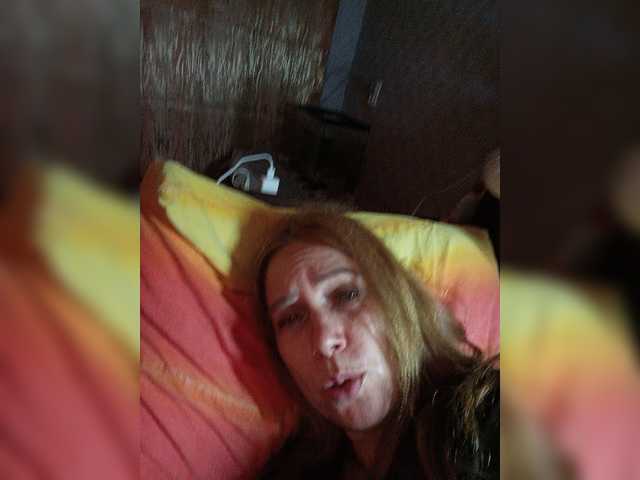 Oddajajo posnetke zaslona MILA_MILFAS