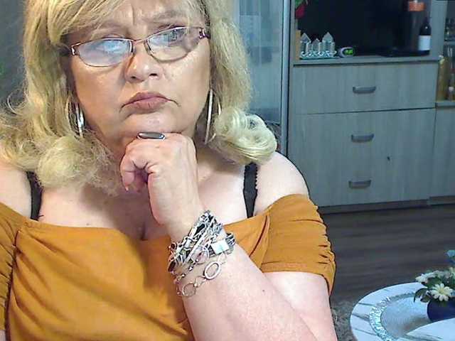 Fotografije MilfKarla Hi boys, looking for a hot MILF on a wheelchair..?if you want to make me happy, come to me;)
