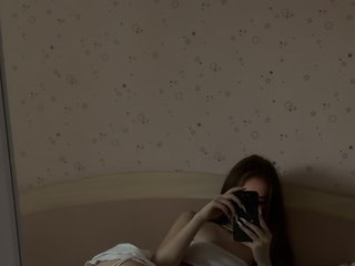 Erotični video klepet MilkyBless