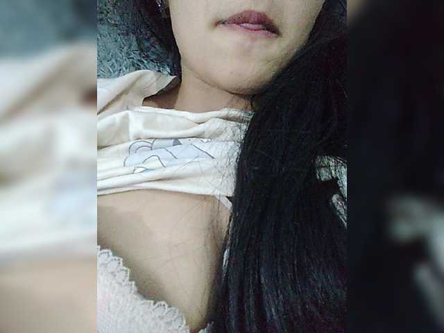 Oddajajo posnetke zaslona MilkYwaYya