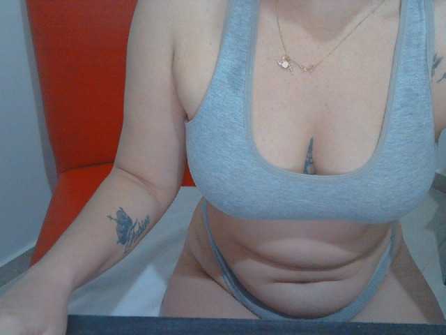 Oddajajo posnetke zaslona mimisexxxa