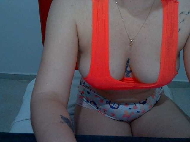 Oddajajo posnetke zaslona mimisexxxa